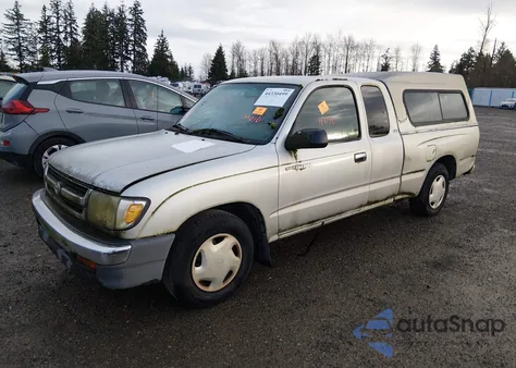 2000 Toyota Tacoma z USA, uszkodzony, nr VIN 4TAVL52NXYZ579259